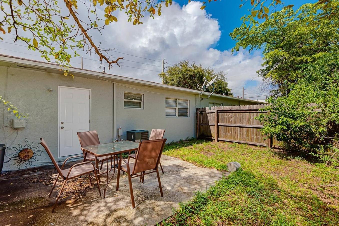 2 Bedroom House Minutes From Beach And Casino Db1 Dania Beach Kültér fotó
